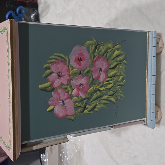 Hand painted jewelry chest blue, pink, yea, gold, peach - Picture 2 of 13